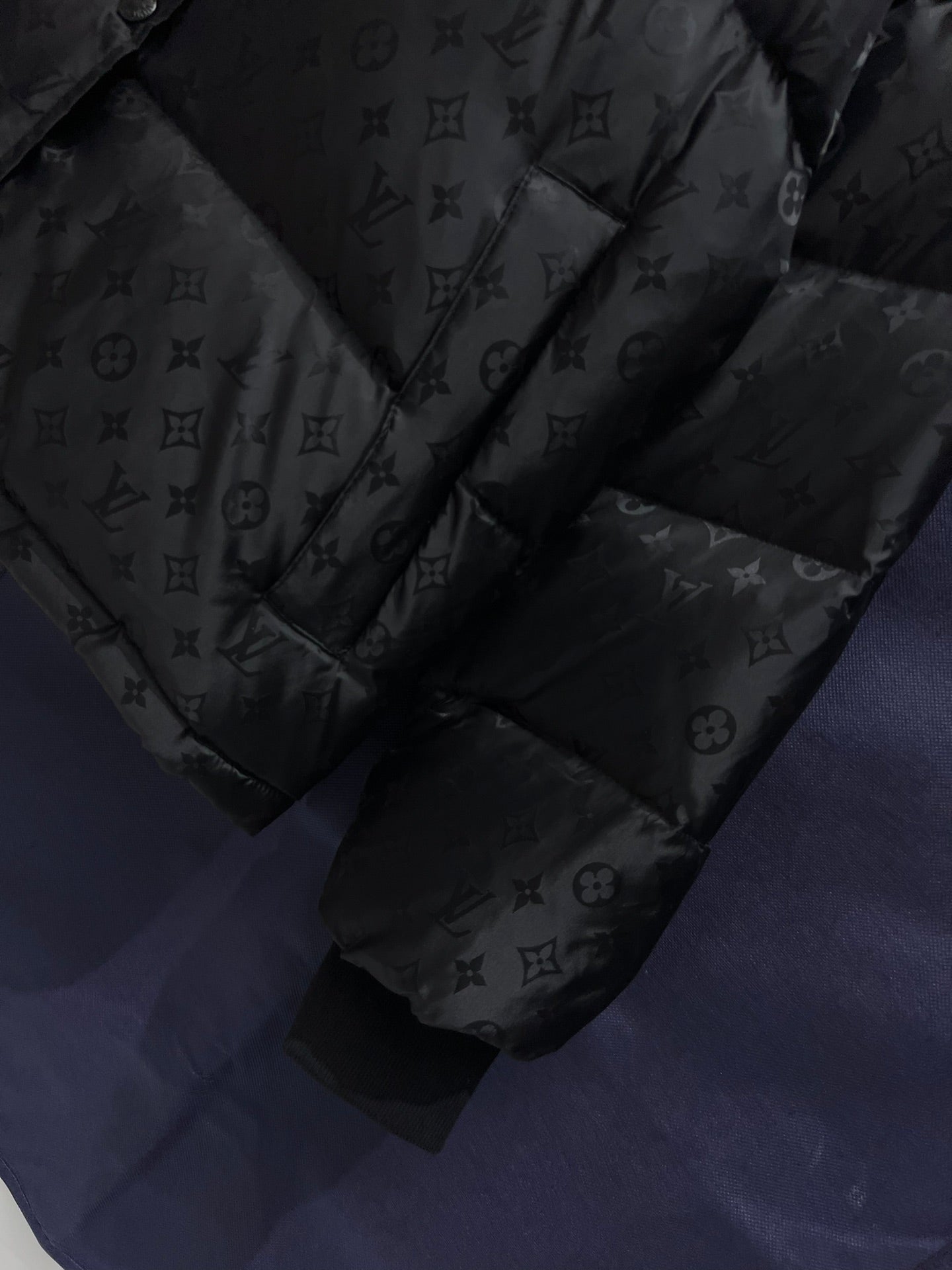 1133 | Louis Vuitton